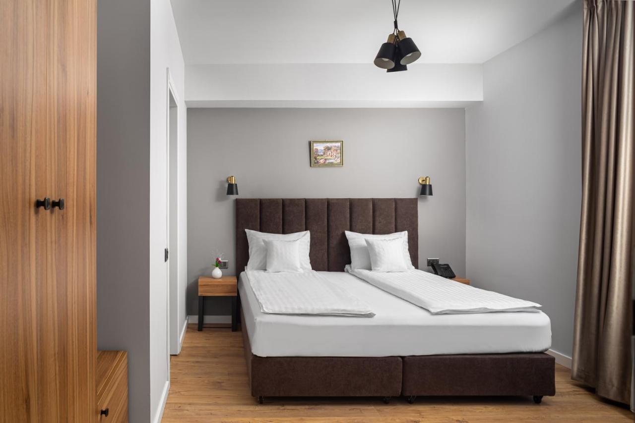 Labirint Boutique Hotel Bucharest Exterior photo