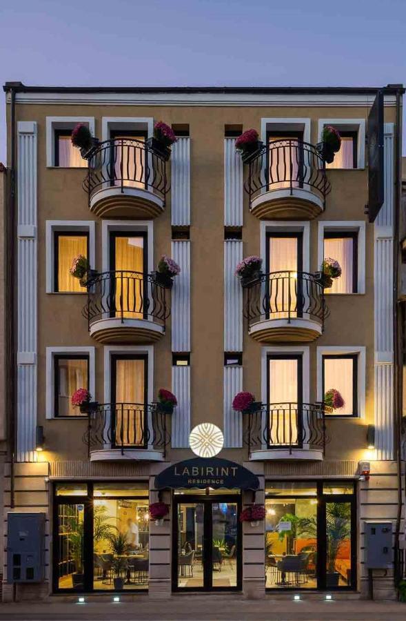 Labirint Boutique Hotel Bucharest Exterior photo