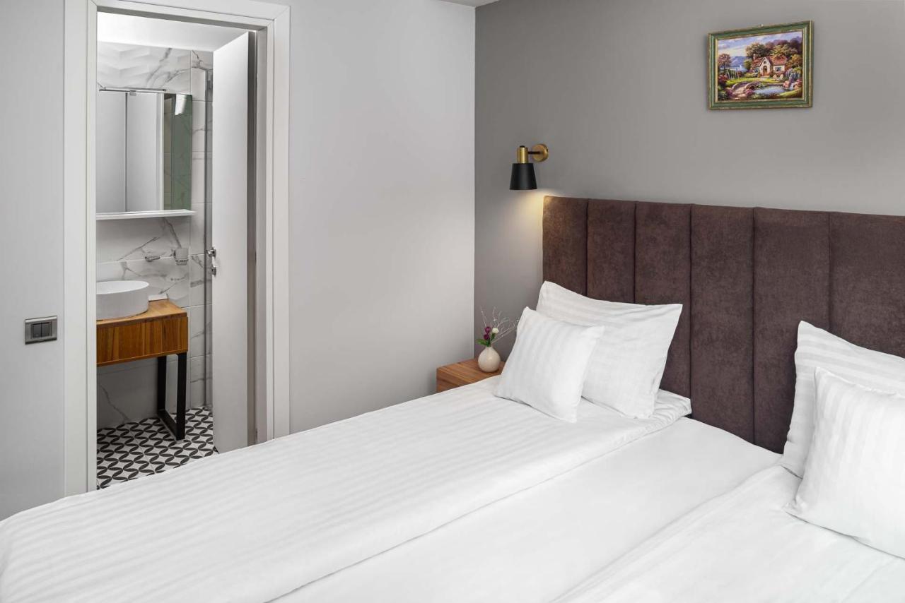 Labirint Boutique Hotel Bucharest Exterior photo